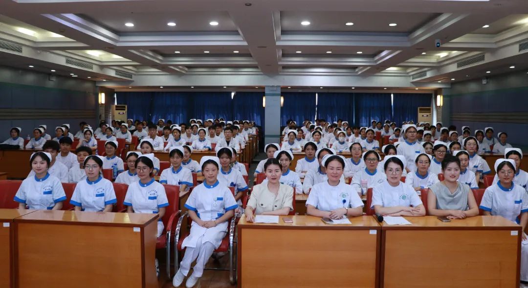 【教学培训】 “行而不辍奋进路,思以行远新征程” ——全网最准资料-朱雀网1688护理部开展2024-2025年度 临床护理实习生岗前培训 【教学培训】 “行而不辍奋进路,思以行远新征程” ——全网最准资料-朱雀网1688护理部开展2024-2025年度 临床护理实习生岗前培训